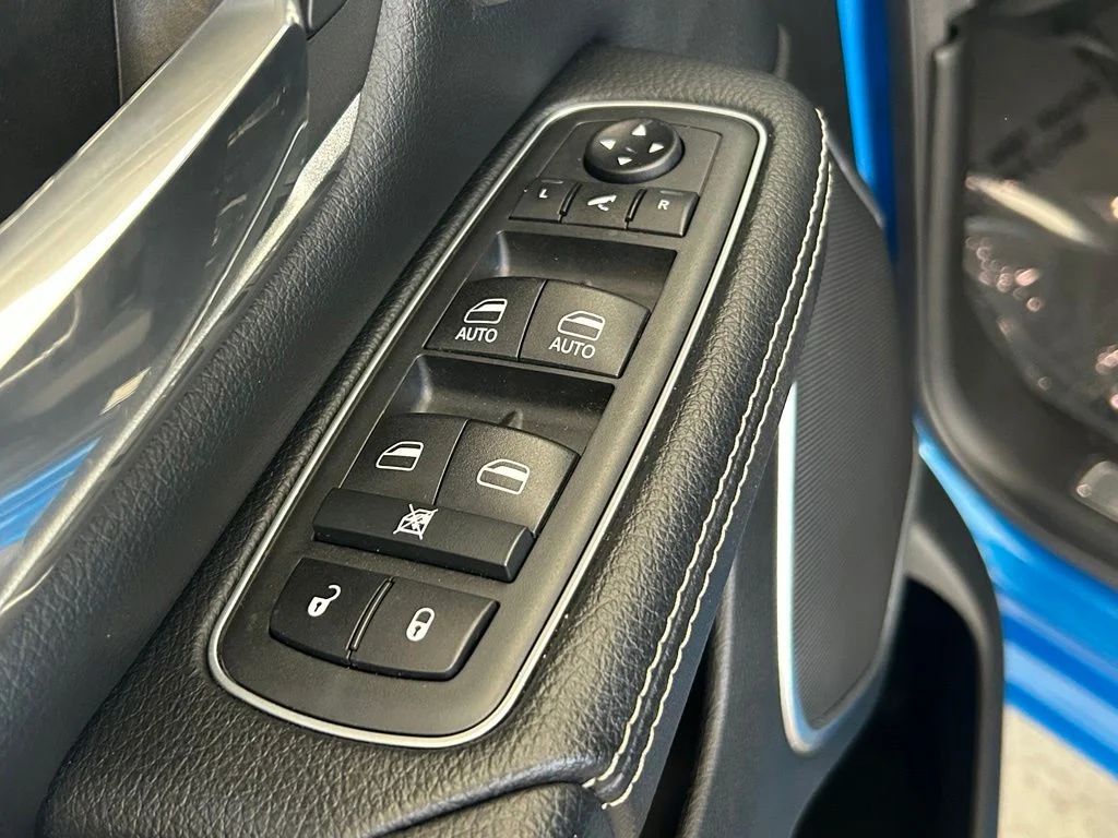 Used 2020 Blue Ram Laramie image 42