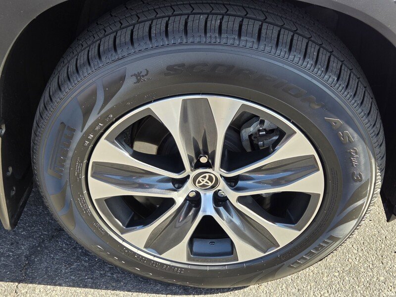 Used 2025 Silver Toyota XLE image 10