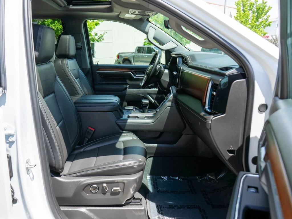 Used 2025 White GMC Denali image 10