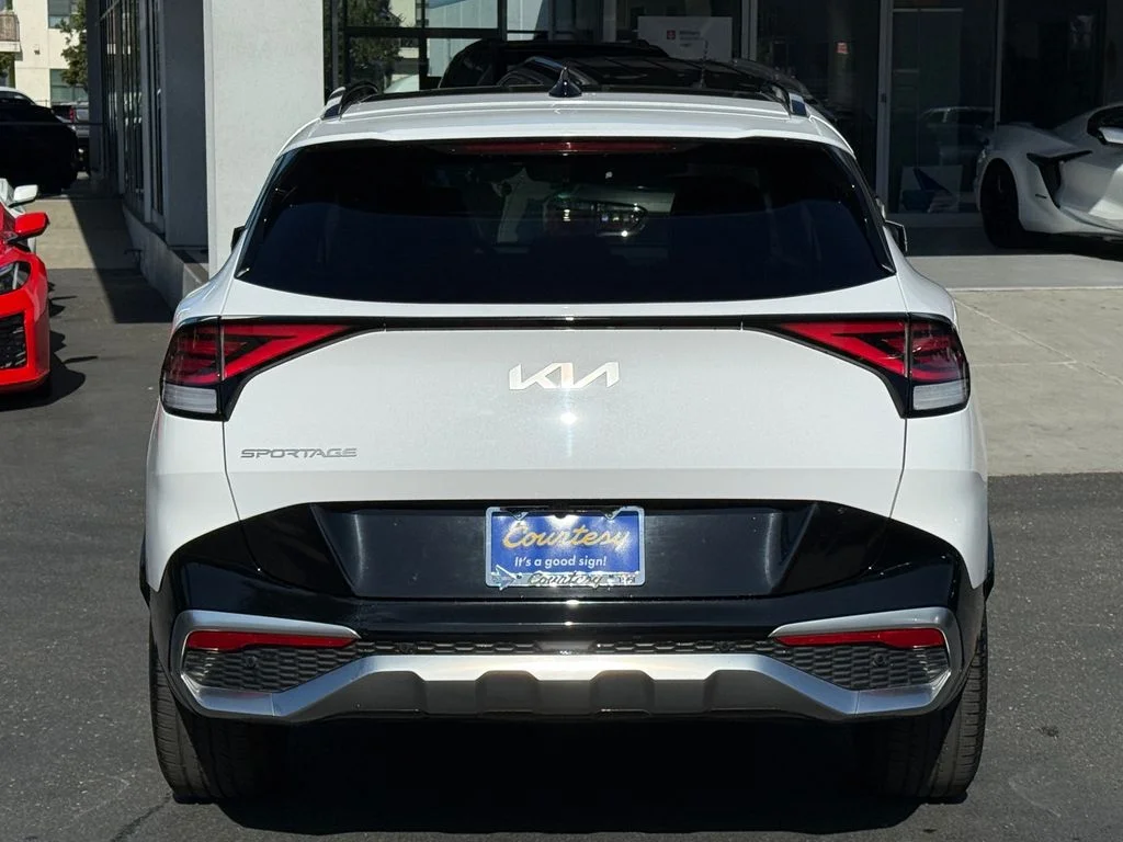Used 2023 White Pearl Kia SX-Prestige image 8