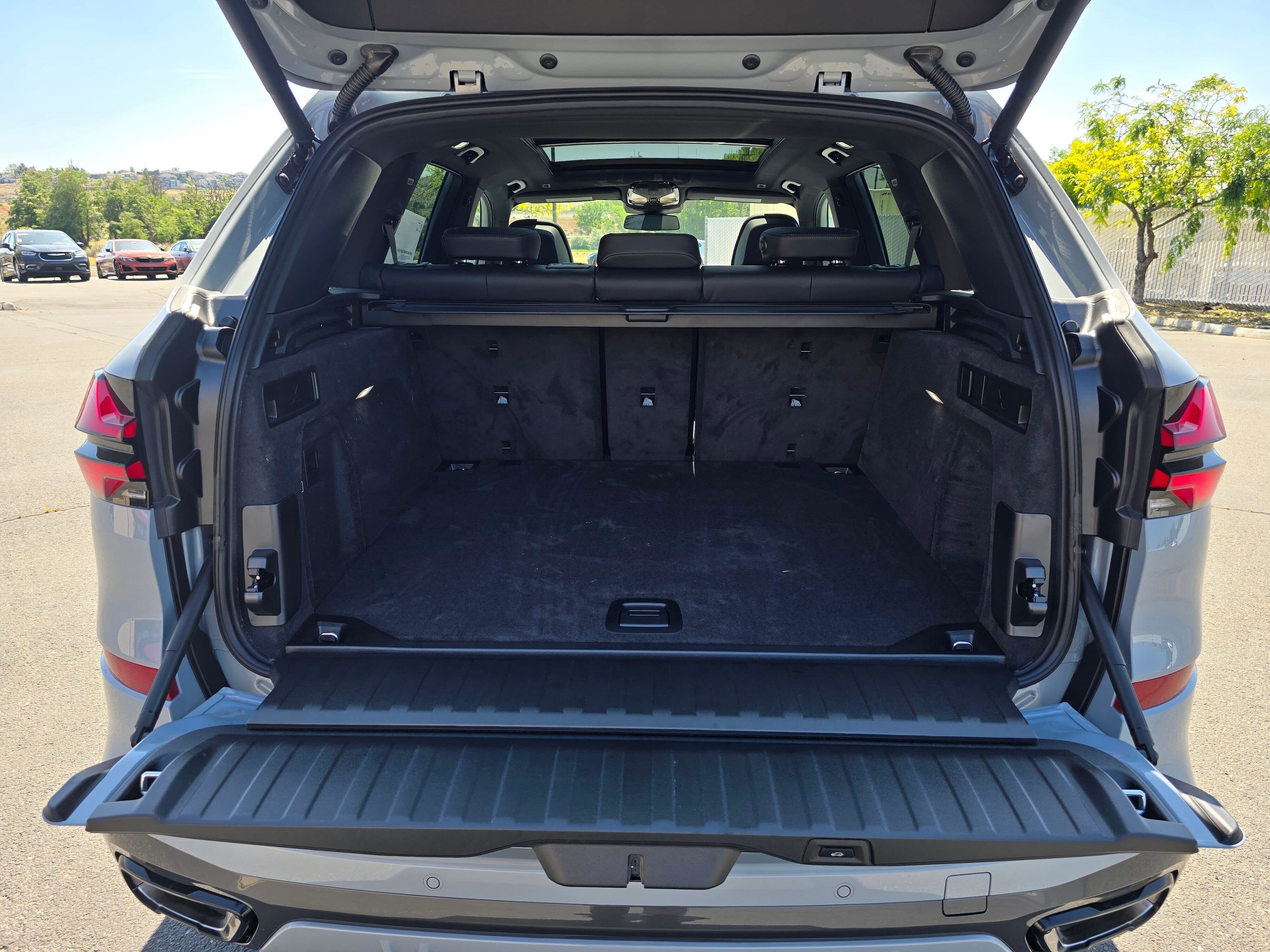 New 2026 Brooklyn Grey Metallic BMW xDrive40i image 29