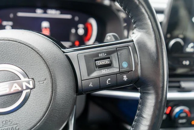 Used 2023  Nissan Platinum image 35