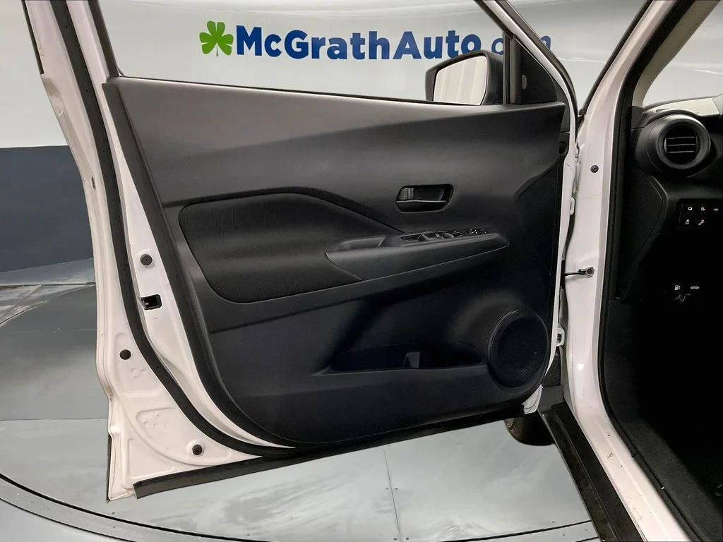 Used 2024 White Nissan S image 27