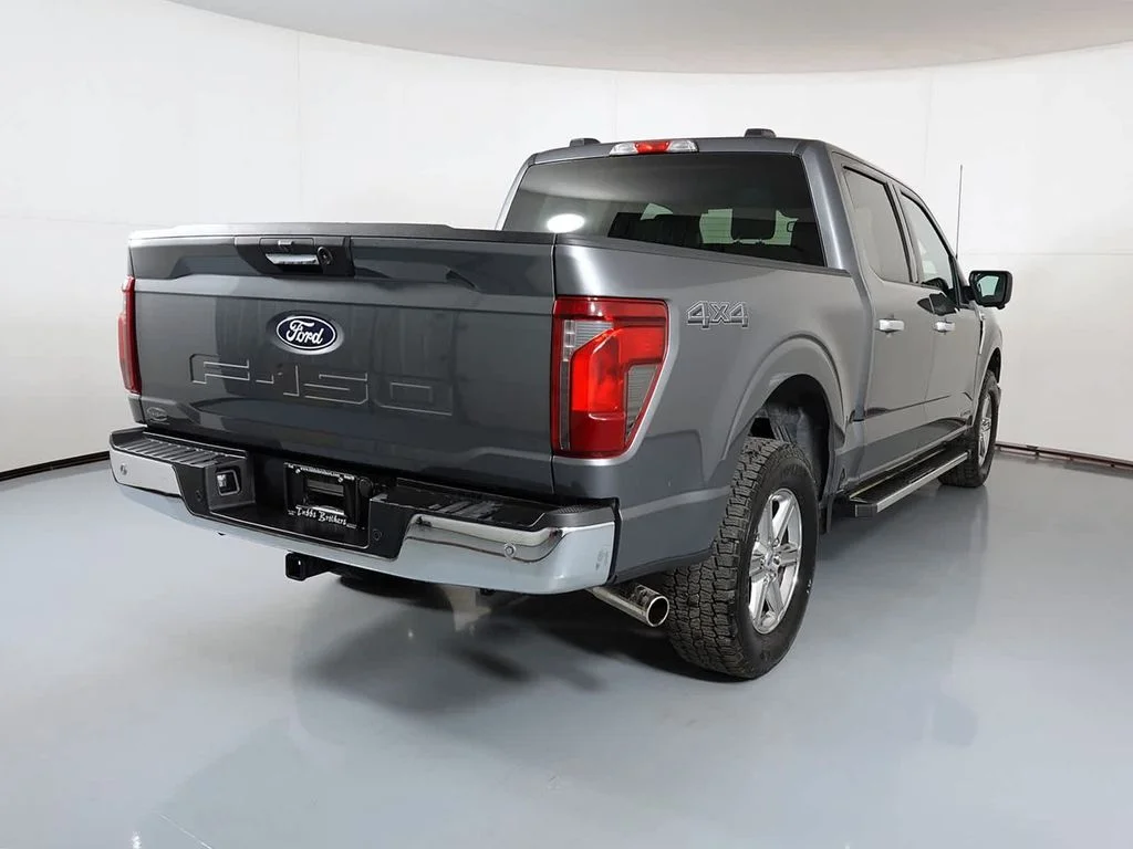 Used 2024 Gray Metallic Ford XLT image 8