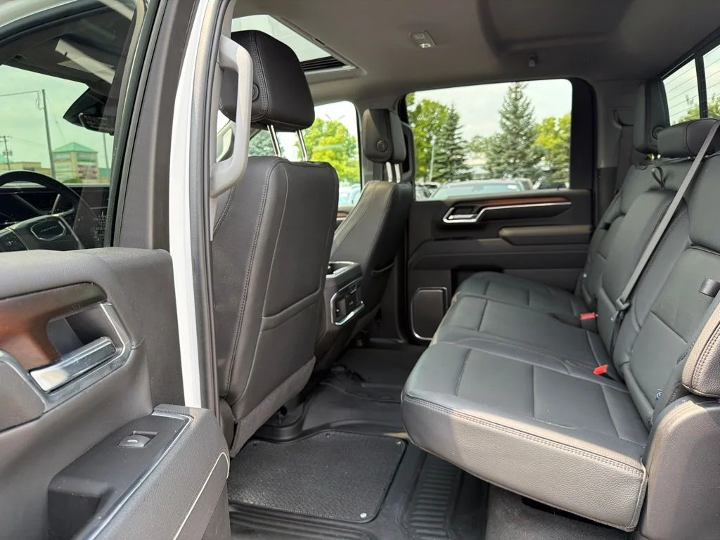 Used 2025 White GMC Denali image 20