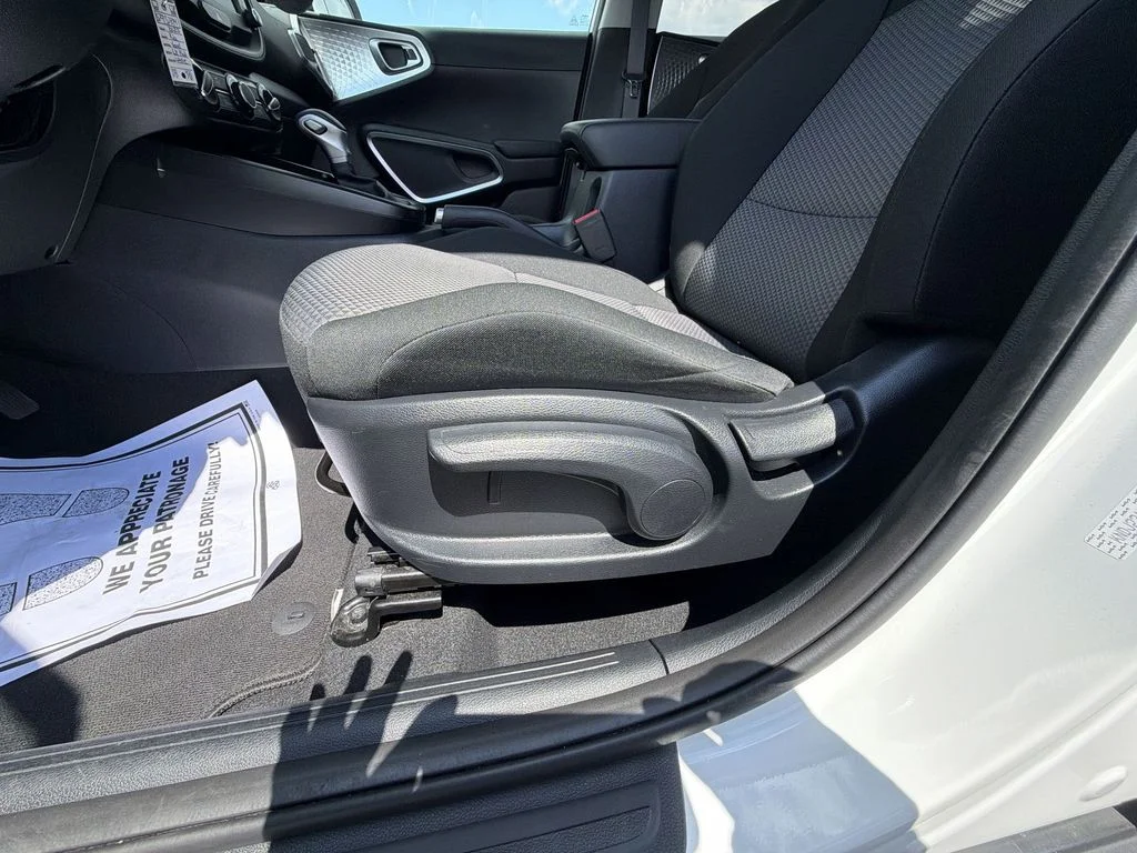 Used 2025 White Kia LX image 18