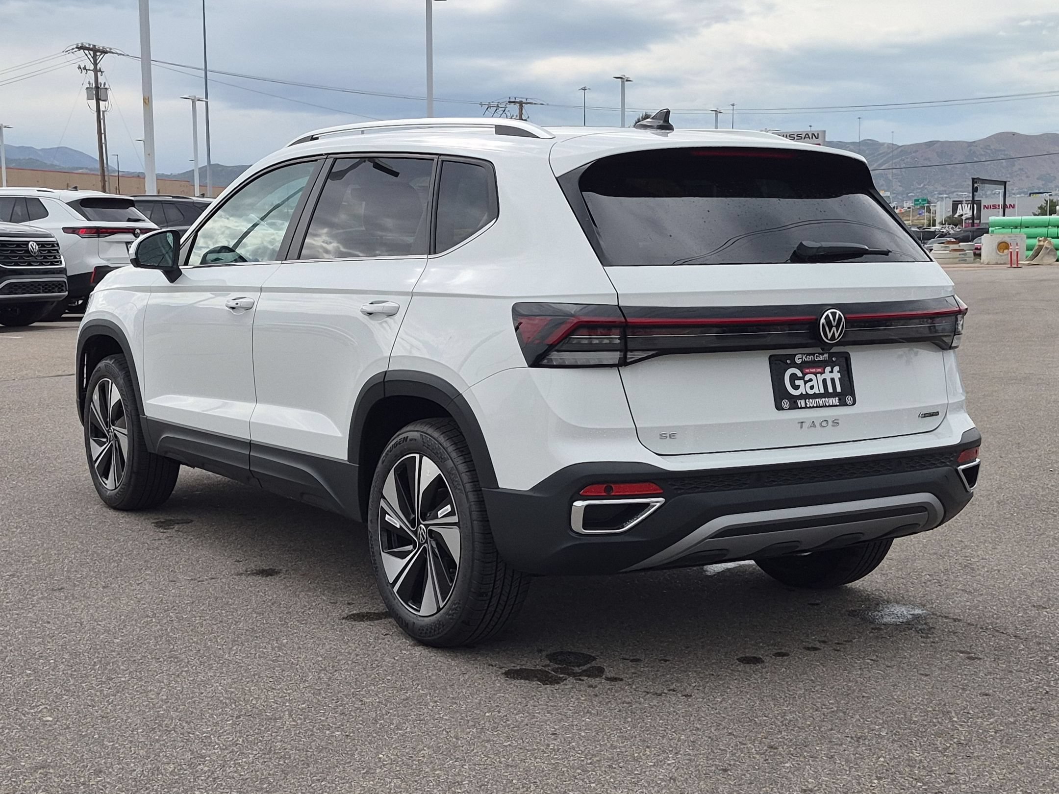 New 2026 Pure White Volkswagen SE image 5