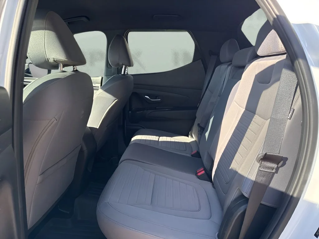 Used 2024  Hyundai SEL image 23