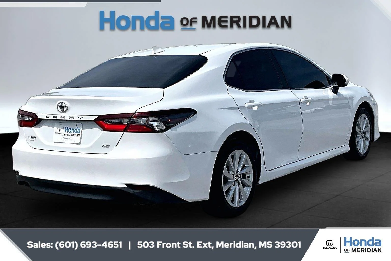 Used 2024 Ice Cap Toyota LE image 11