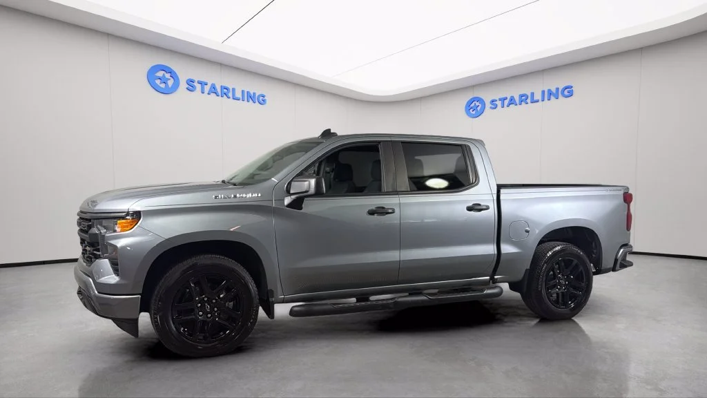 2024 Chevrolet Silverado 1500 Custom - Photo 2