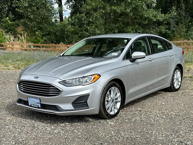 Used 2019 Ingot Silver Ford SE image 4