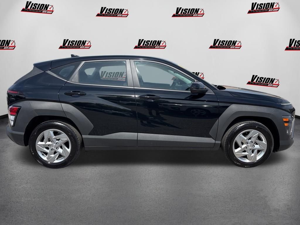 Used 2024 Black Hyundai SE image 4