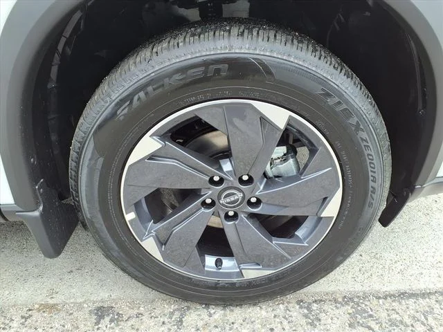 New 2026 Everest White Pearl TriCoat Nissan SV image 5