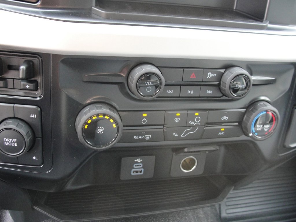 2025 Ford F-550 Super Duty Chassis Cab XL - Photo 13