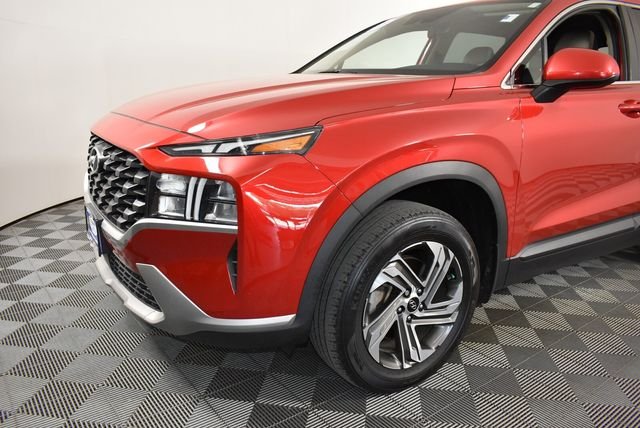 Used 2023 Red Hyundai SE image 2
