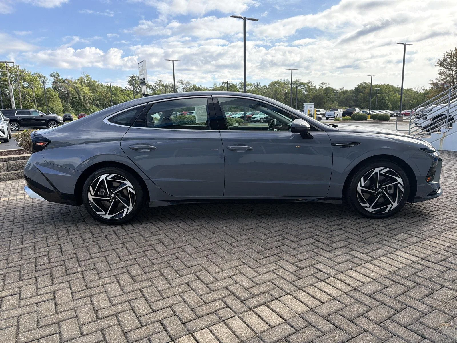 Used 2025 Transmission Blue Hyundai SEL Convenience image 6