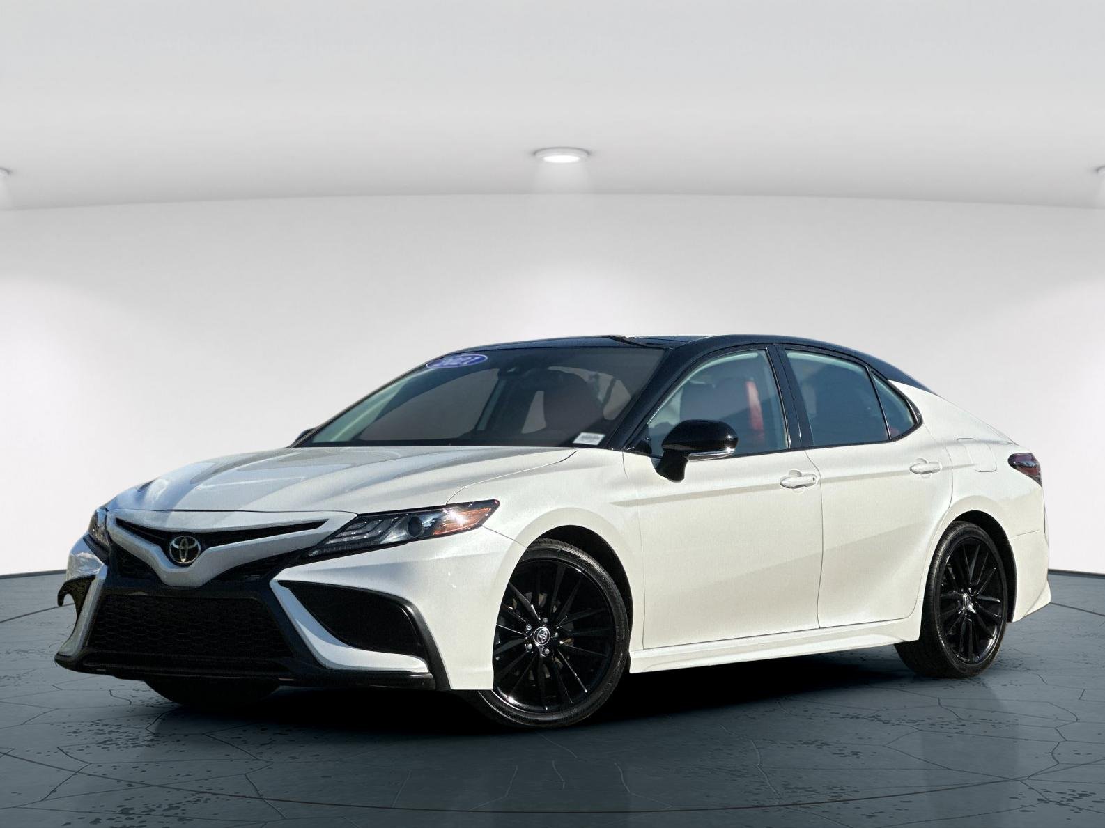 Used 2021 Midnight Black Metallic Toyota XSE 4D Sedan image 2