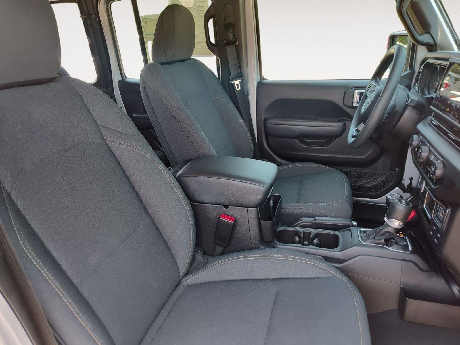 Used 2024 Silver Zynith Clearcoat Jeep Sport S image 15