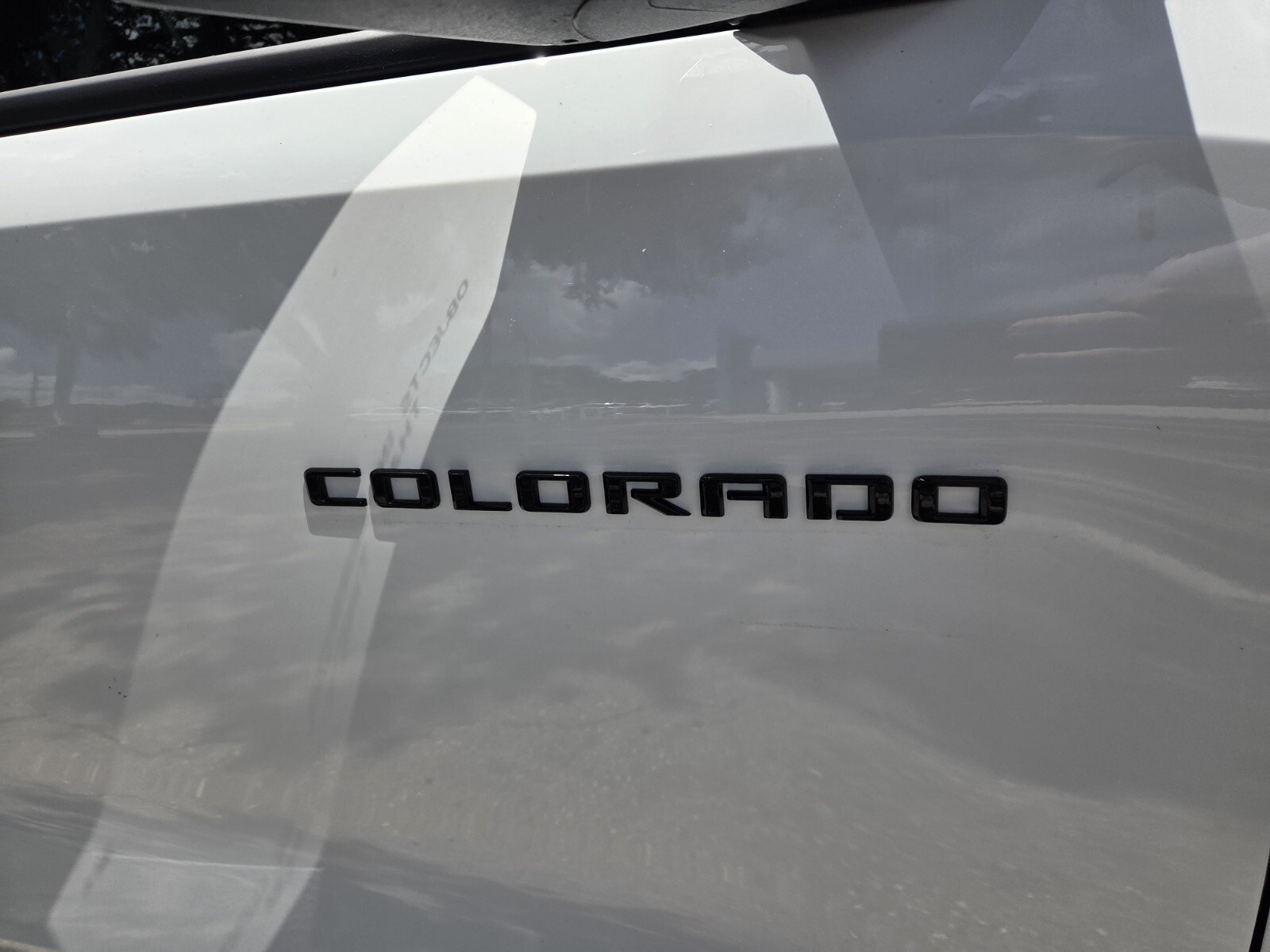 New 2026 Summit White Chevrolet WT image 9