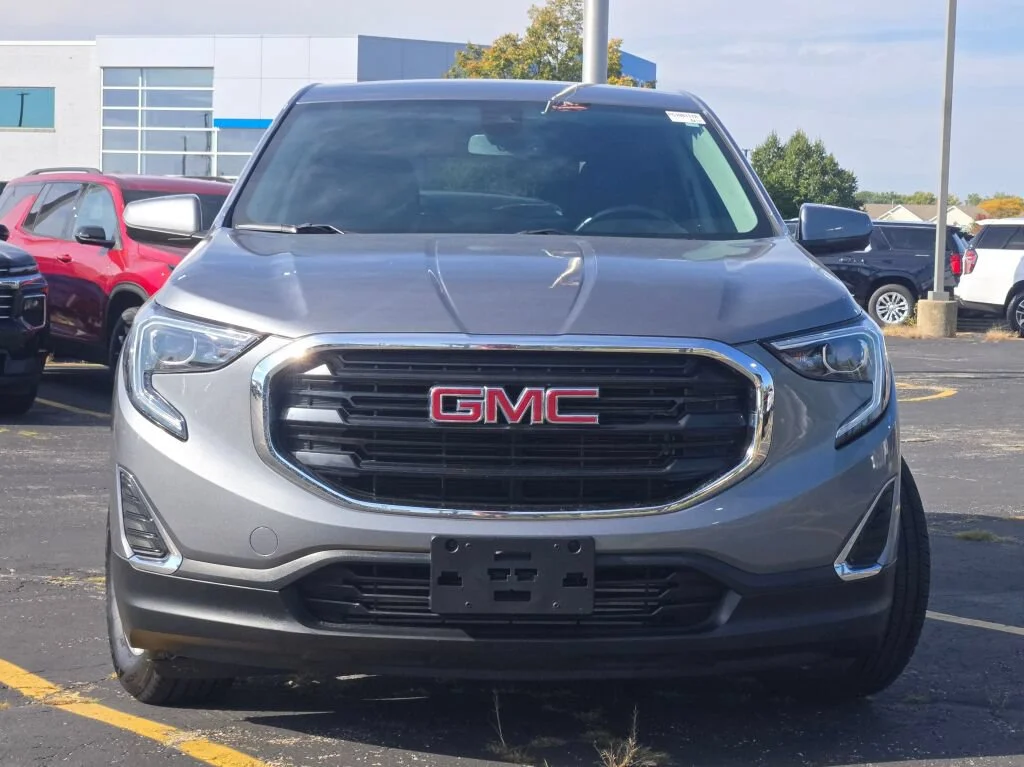 Used 2021 Gray GMC SLE image 2