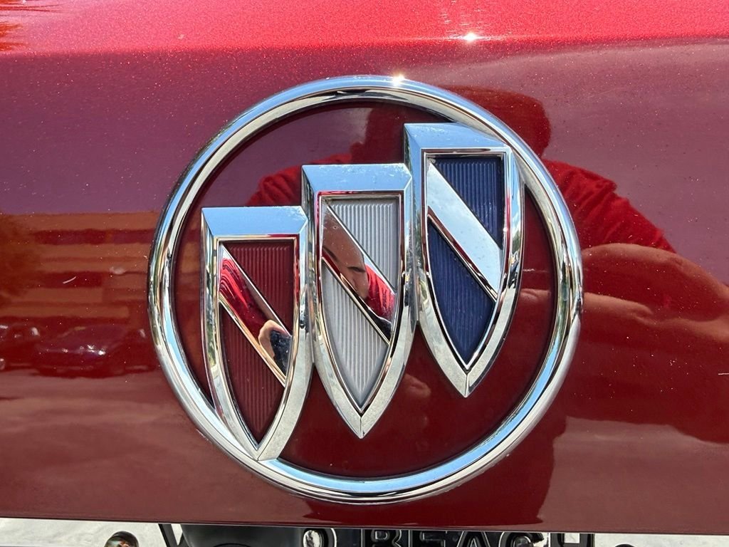 Used 2021 Red Buick Essence image 36