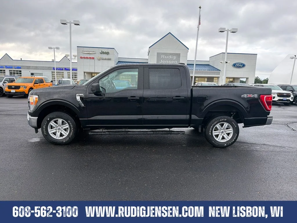 Used 2021 Black Ford XLT image 2