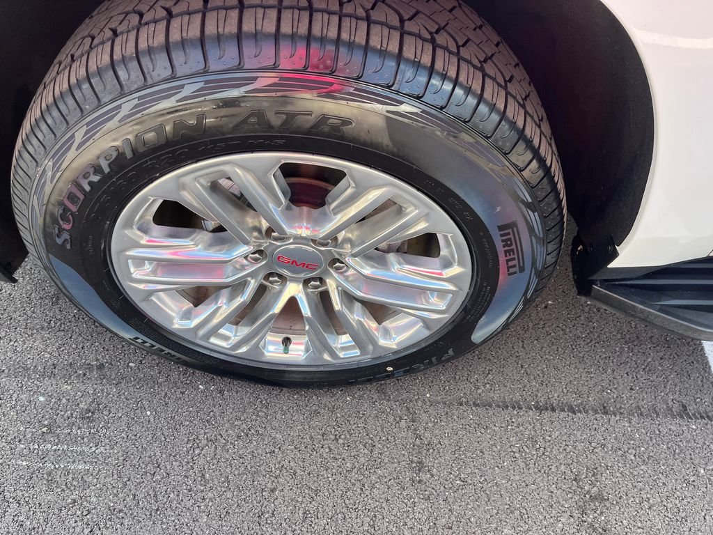 Used 2022 White GMC SLT image 9