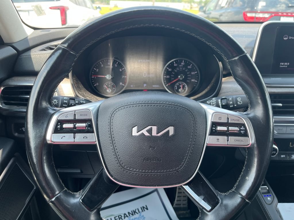 Used 2022 White Kia SX image 14
