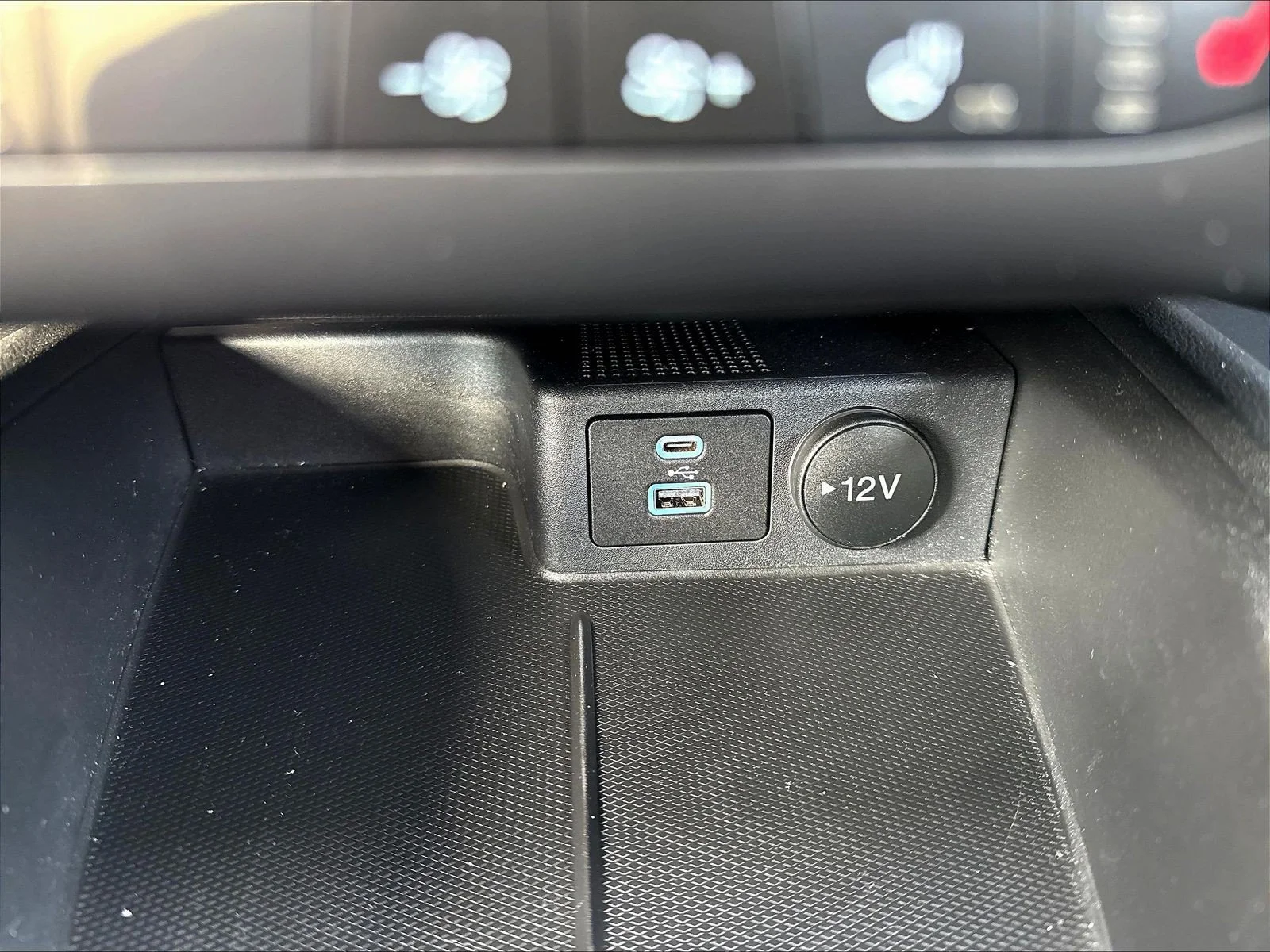 Used 2023 Silver Metallic Ford Active image 18