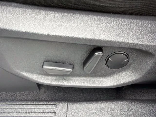 New 2026 Oxford White Ford XLT image 35
