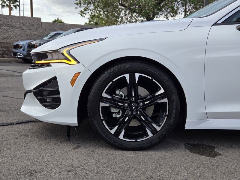 Used 2022 White Pearl KIA GT-LINE AUTO AWD image 9