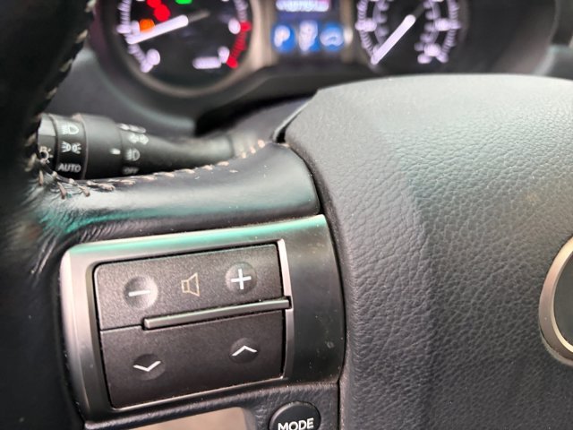 Used 2018 Gray Lexus 460 image 28