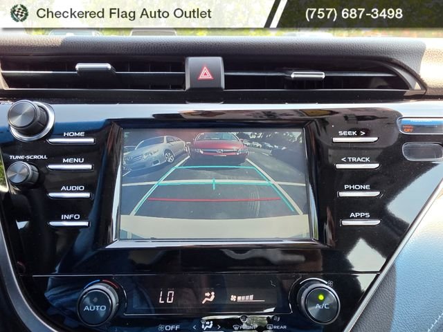 Used 2018 Super White Toyota SE image 15