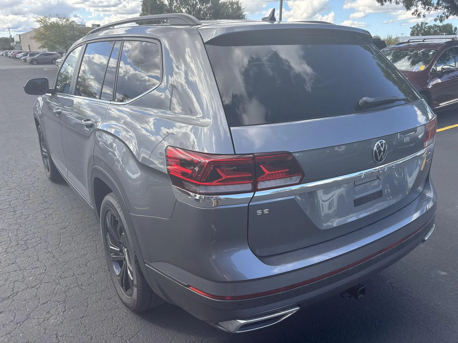 Used 2022 Platinum Gray Metallic Volkswagen 2.0T SE w/Technology image 4