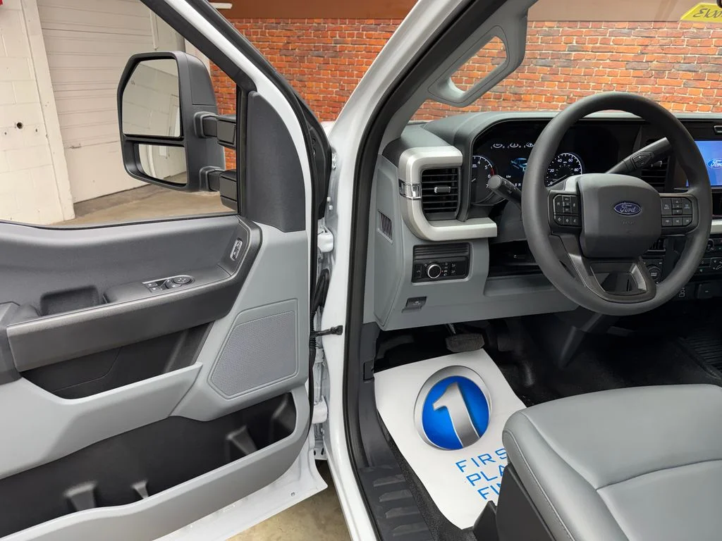 New 2027 White Ford F350 4X4SDR/CSR image 12
