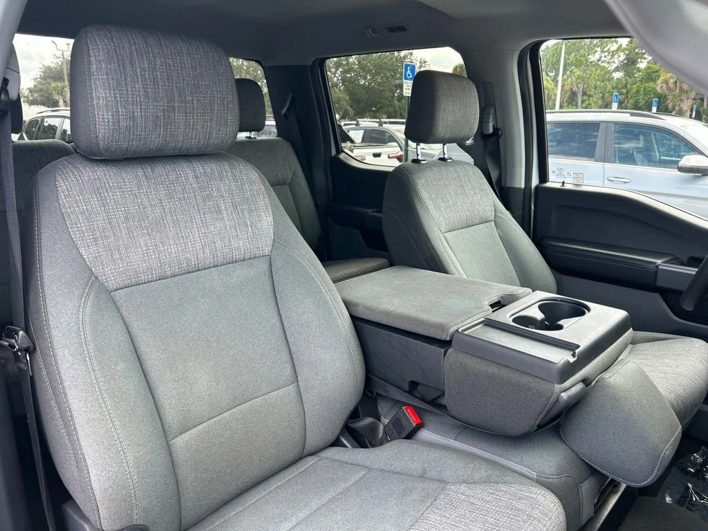 Used 2025 Oxford White Ford XLT image 40