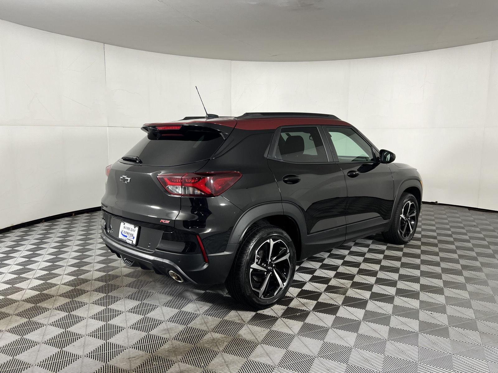 Used 2022 Mosaic Black Metallic Chevrolet RS image 27