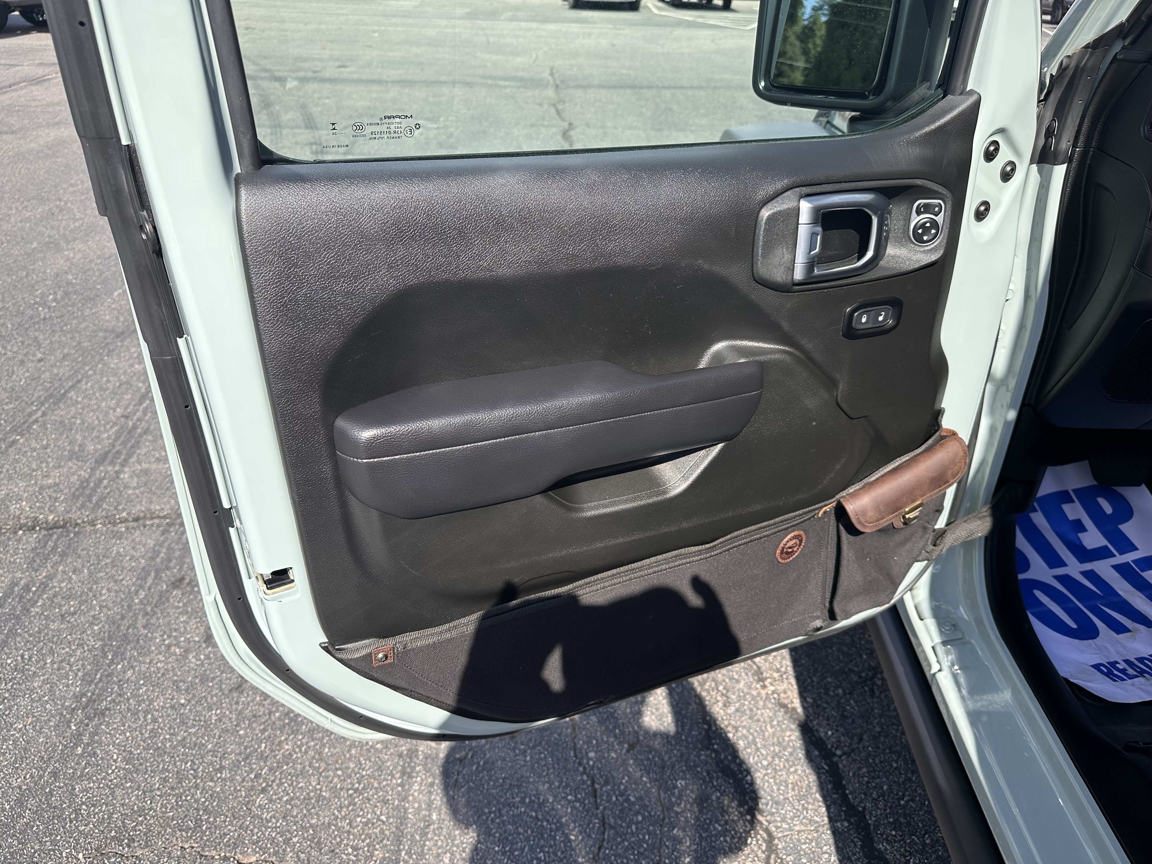 Certified Used 2024 Earl Clearcoat Jeep Rubicon image 9