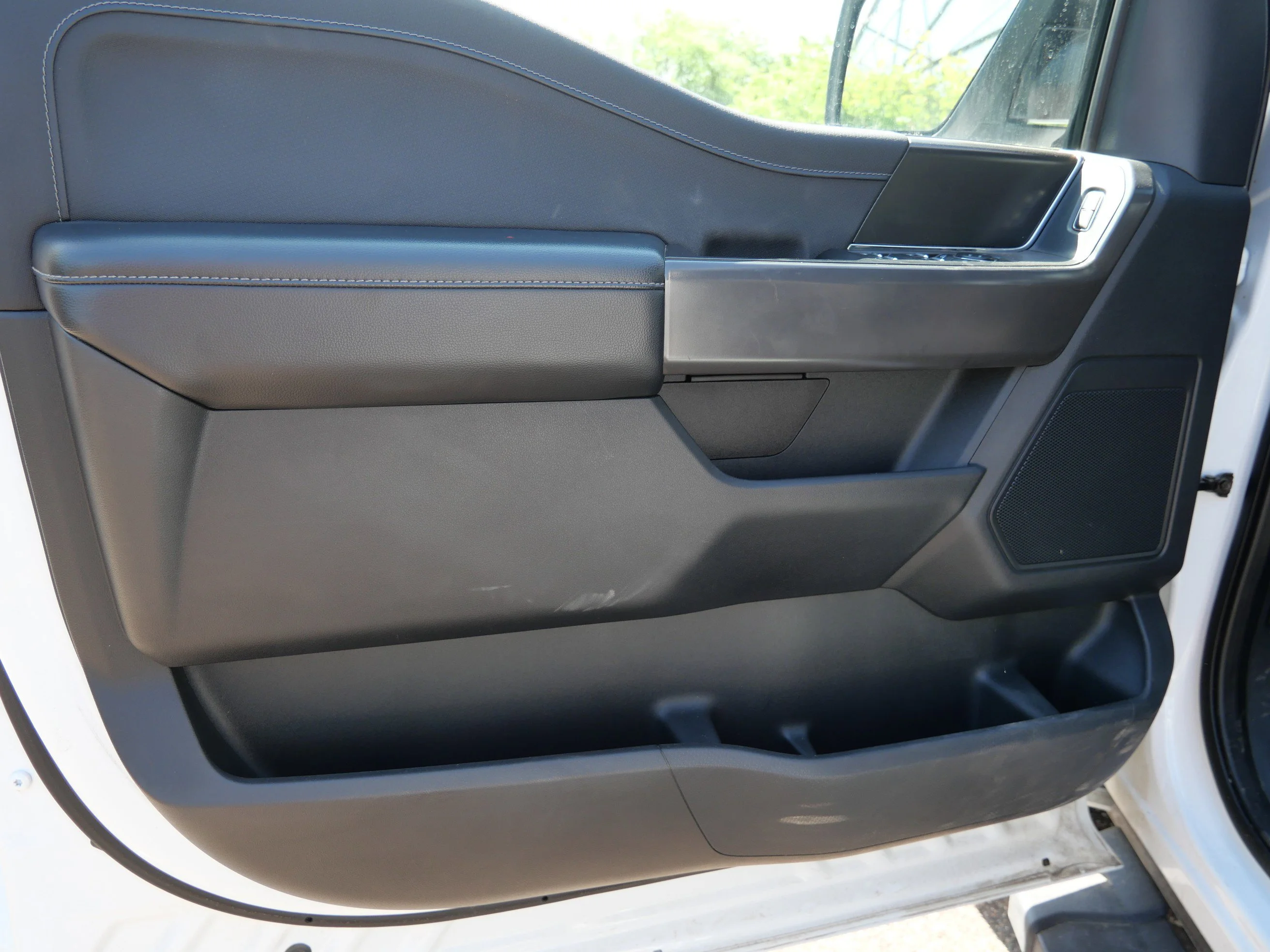 Certified Used 2024 Oxford White Clearcoat Ford XLT image 11