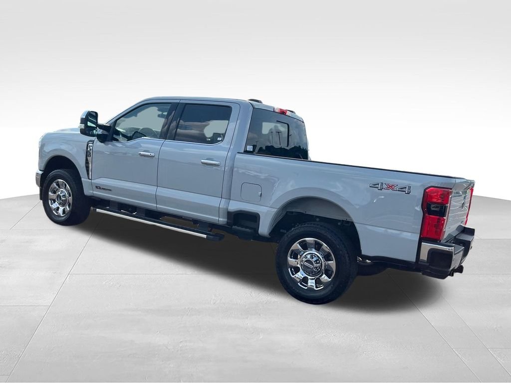 Used 2025 White Ford Lariat image 3