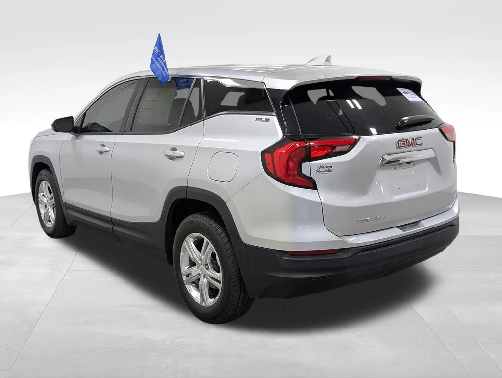 Certified Used 2018 Quicksilver Metallic GMC SLE image 18
