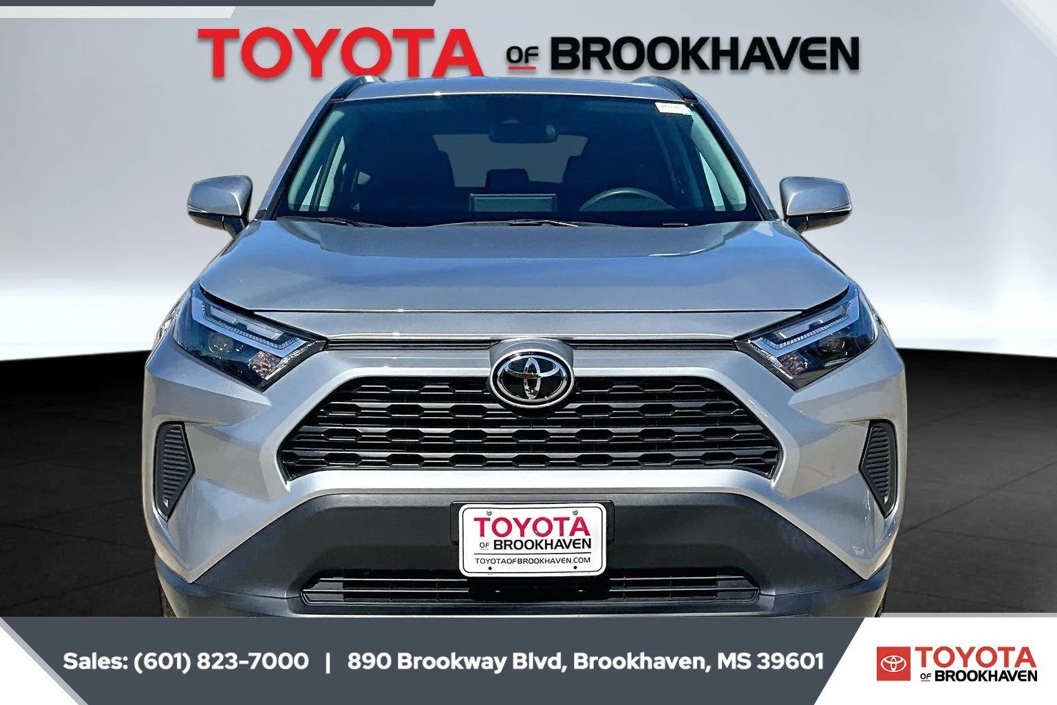 Used 2023 Silver Sky Metallic Toyota XLE image 3