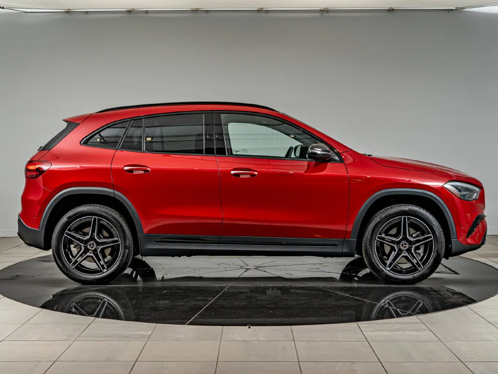 New 2026 Manufaktur Patagonia Red Metallic Mercedes-Benz GLA 250 image 4