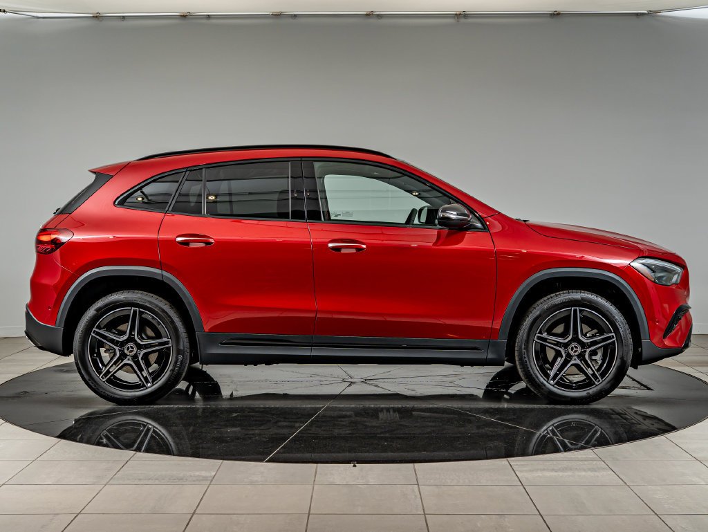 New 2026 MANUFAKTUR Patagonia Red Metallic Mercedes-Benz GLA 250 image 4
