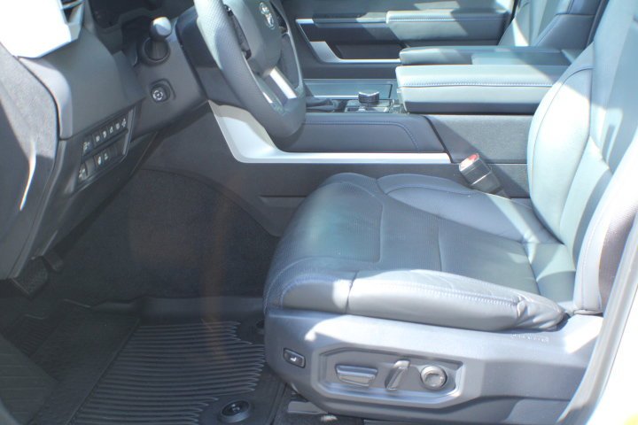 Certified Used 2025 Wind Chill Pearl Toyota Platinum image 16