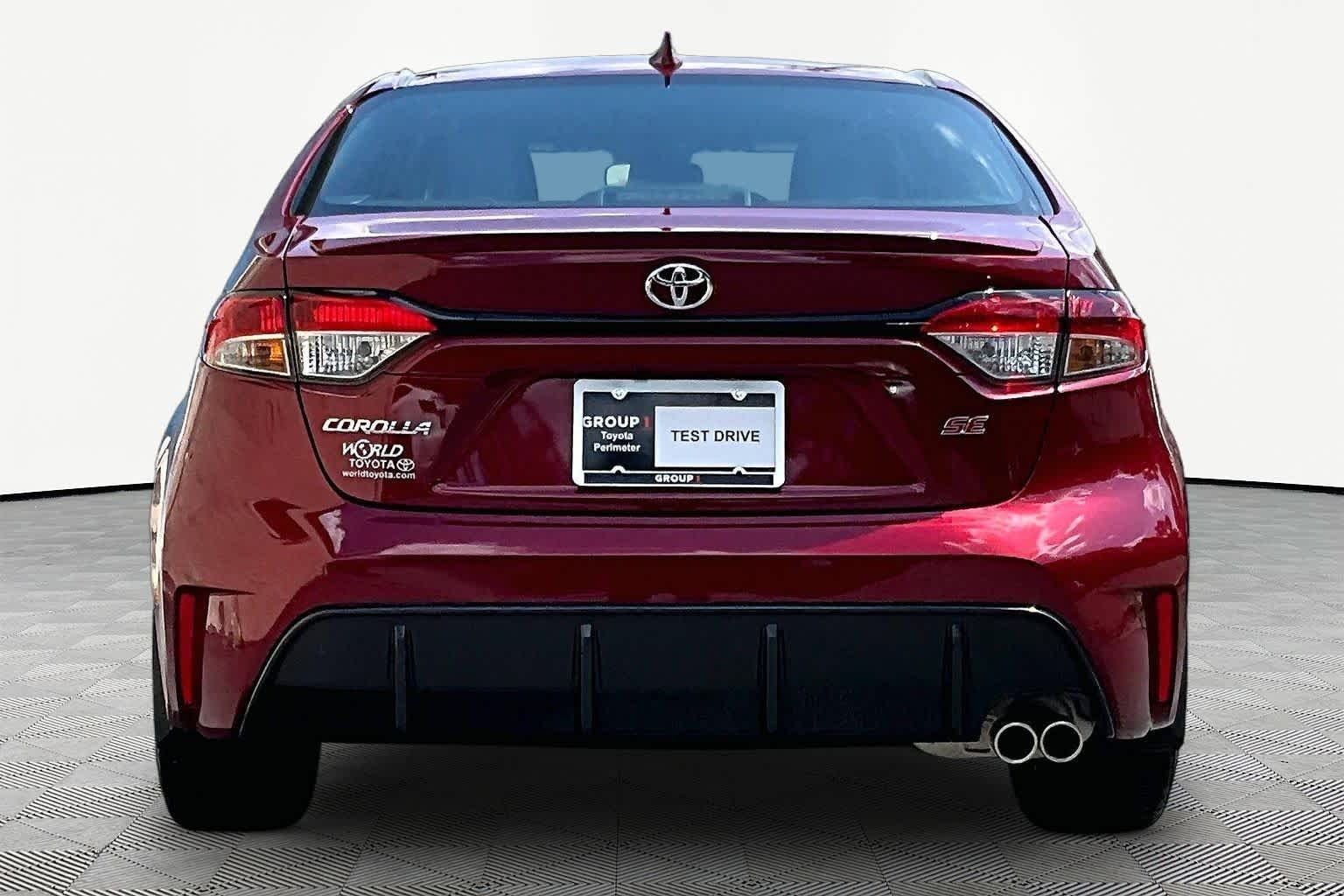 Used 2025 Ruby Flare Pearl Toyota SE image 5