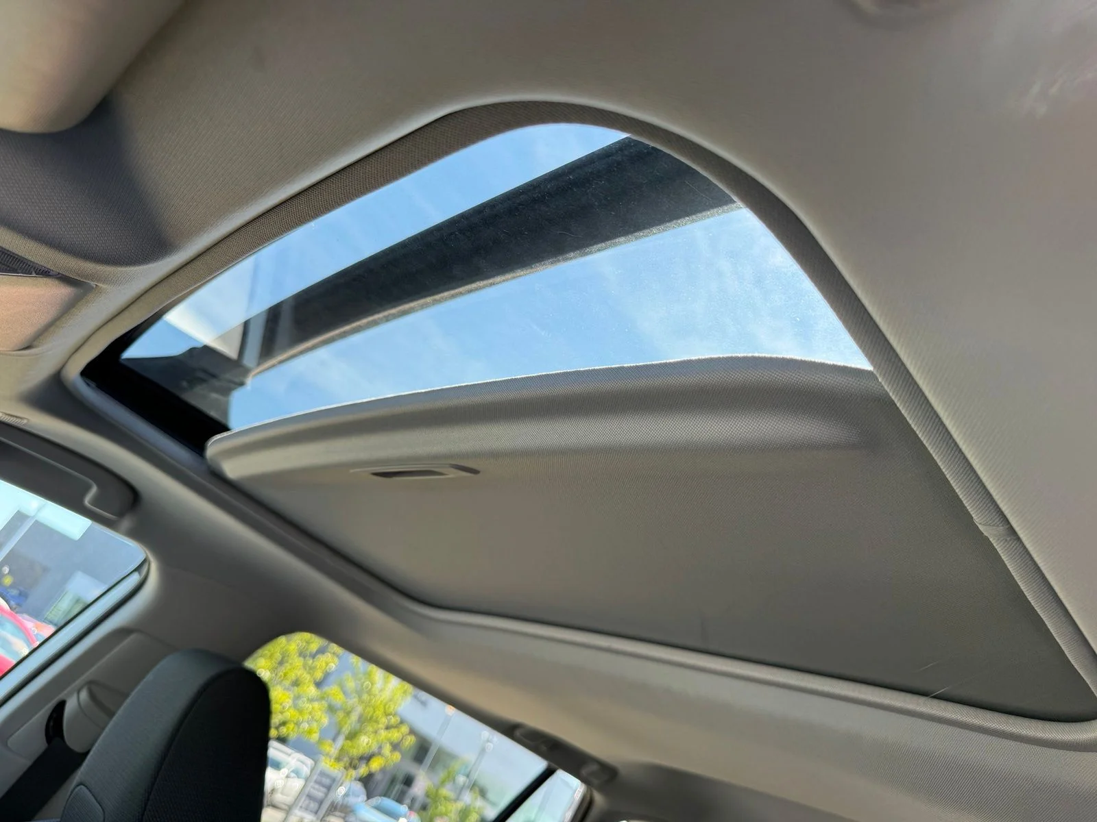 Used 2024 White Toyota XLE image 10