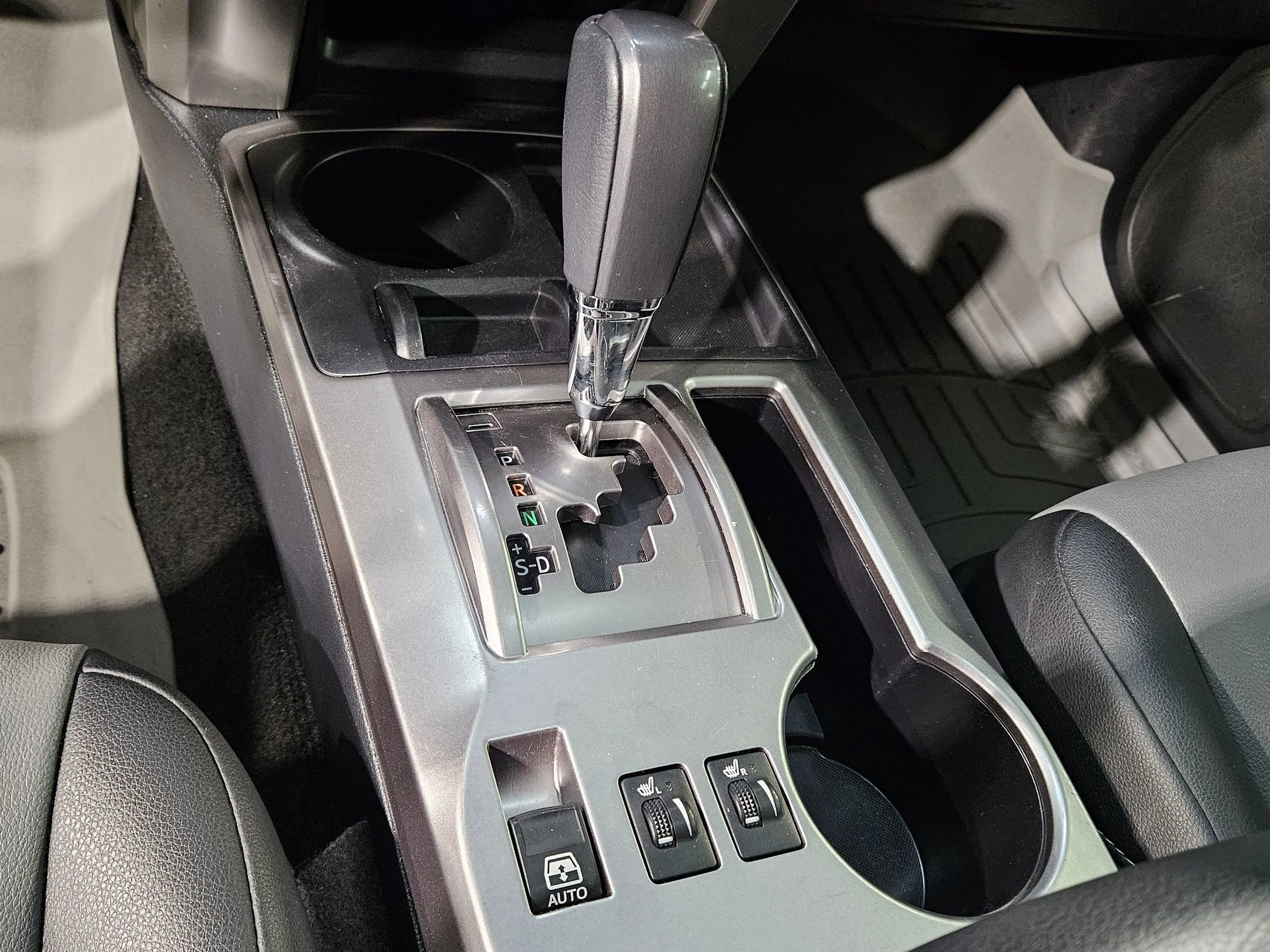 Used 2023 Magnetic Gray Metallic Toyota SR5 Premium image 33