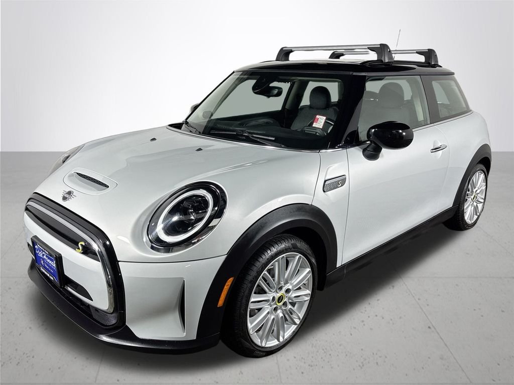 Used 2023 MINI Hardtop 2 Door SE with VIN WMW13DJ09P2T72319 for sale in Gladstone, OR