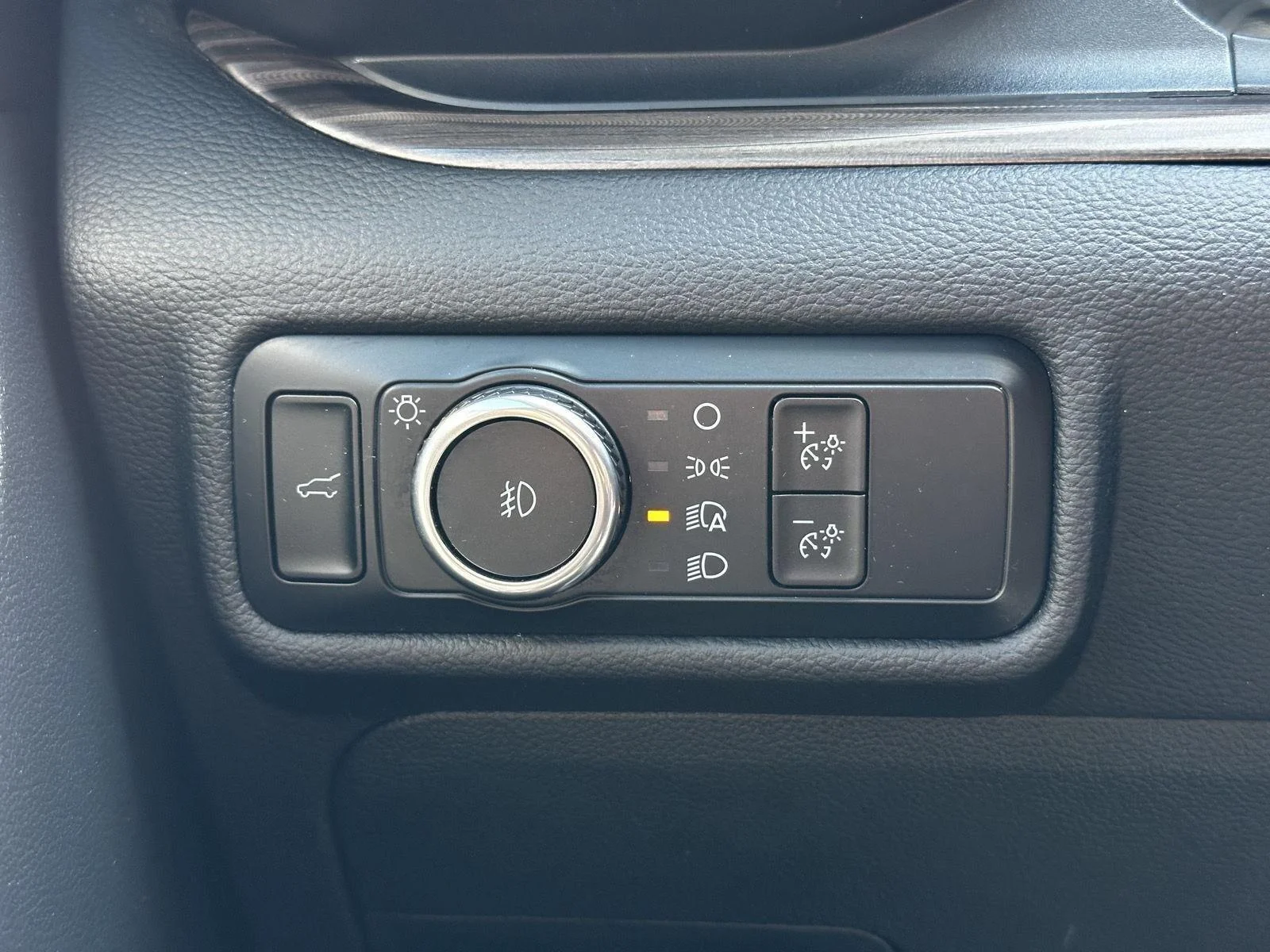 2023 Ford Explorer Limited - Photo 26